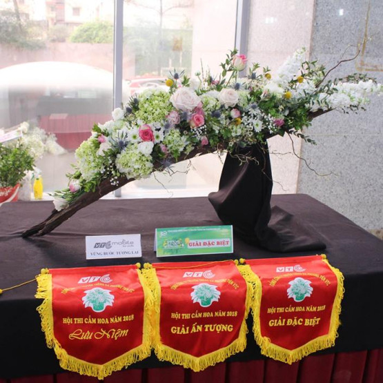 VTC Mobile dành giải đặc biệt Hội thi Cắm hoa nghệ thuật